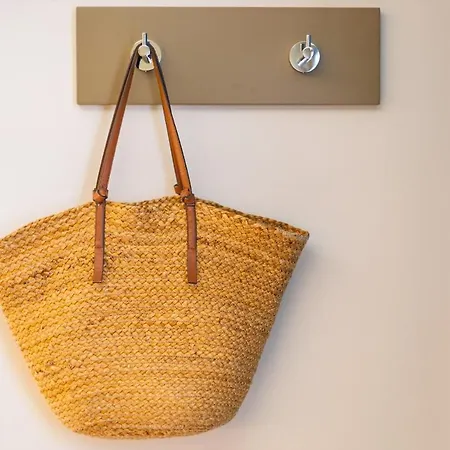 Дом отдыха Seasons Boutique Townhouse