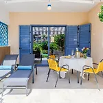 Seasons Boutique Townhouse Пафос