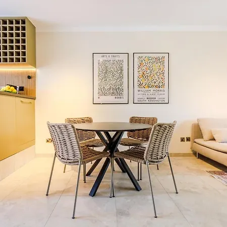 Seasons Boutique Townhouse *