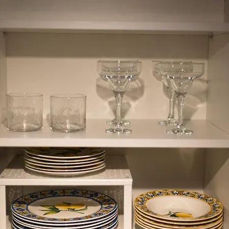 Seasons Boutique Townhouse 파포스