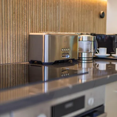 Seasons Boutique Townhouse 펜션 파포스