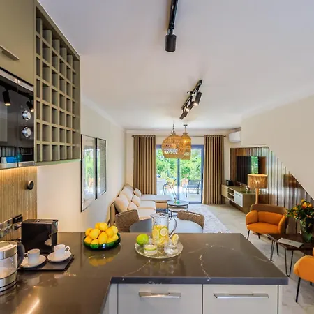 펜션 Seasons Boutique Townhouse *